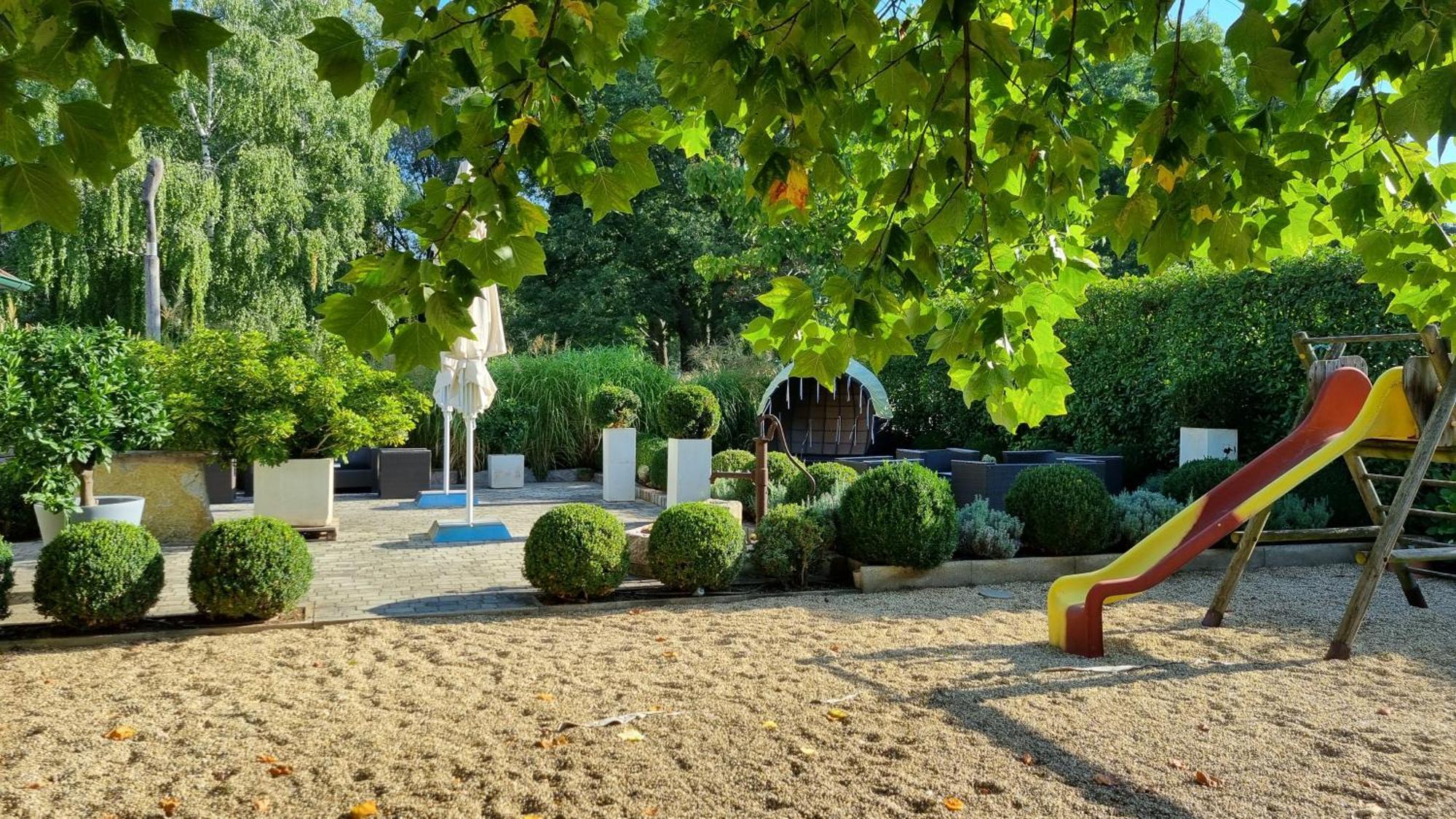 Birkenhof Gols - B & B - Wohlfuehl Hotel Mit Wochenend-Restaurant Zewnętrze zdjęcie